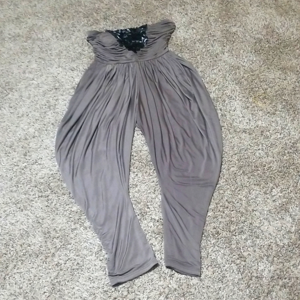 Sexy jumpsuit in polyester and spandex